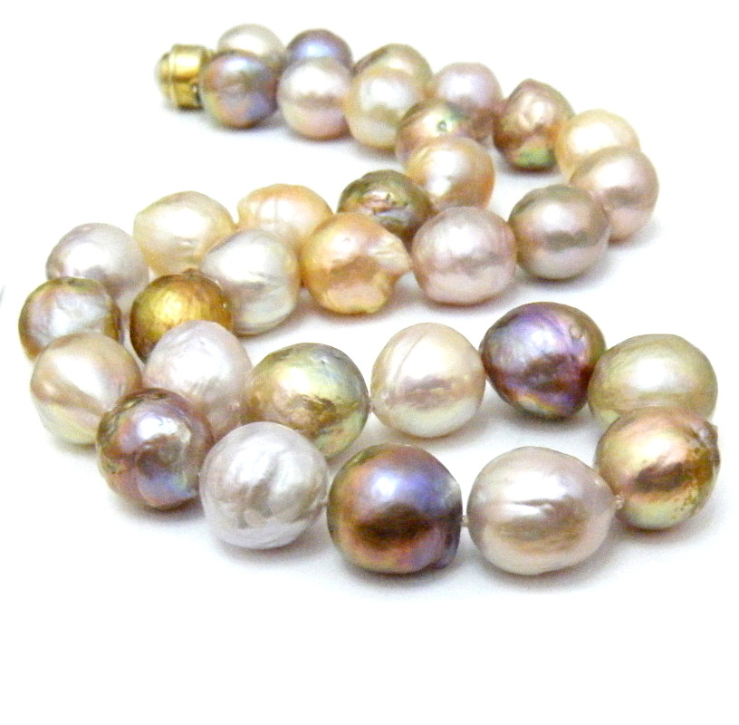 Multicoloured Ripple Pearl Necklace